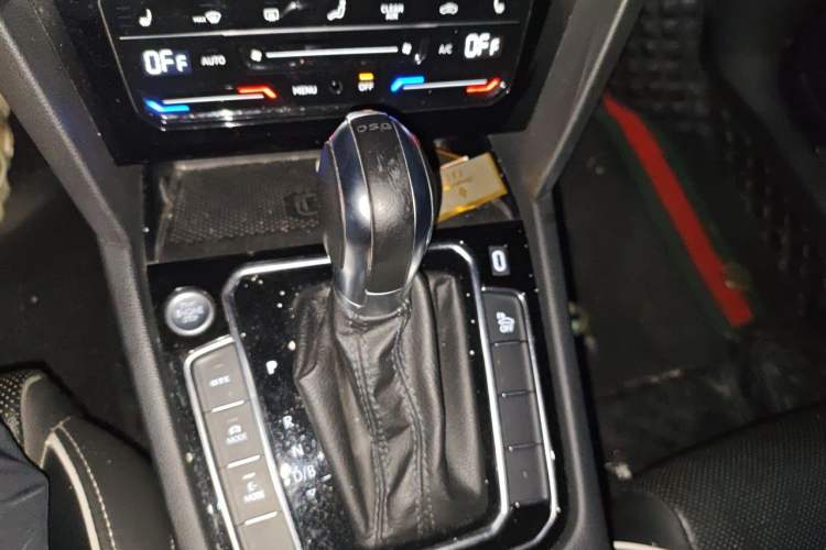 Used Volkswagen Magotan GTE Plug-in Hybrid 2022 GTE Luxury Model Gear Lever