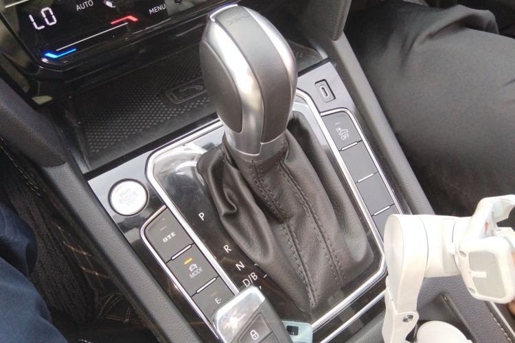 Used Volkswagen Magotan GTE Plug-in Hybrid 2022 GTE Prestige Model Gear Lever