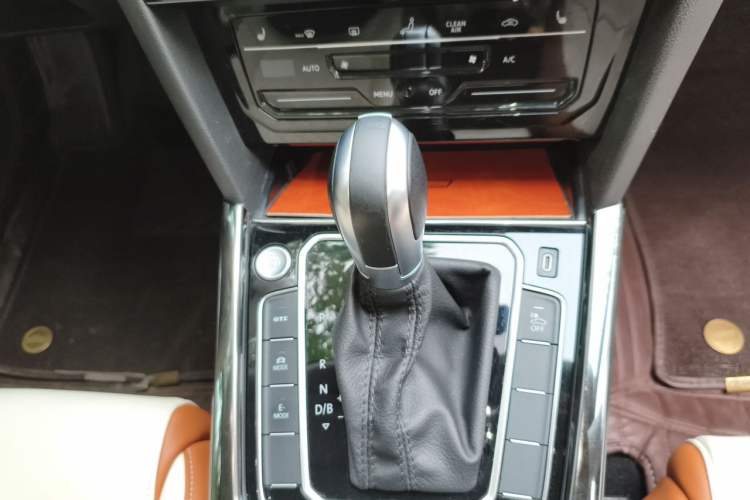 Used Volkswagen Magotan GTE Plug-in Hybrid 2022 GTE Luxury Model Gear Lever