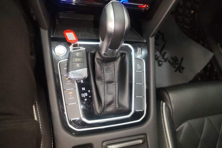 Used Volkswagen Magotan GTE Plug-in Hybrid 2022 GTE Luxury Model Gear Lever