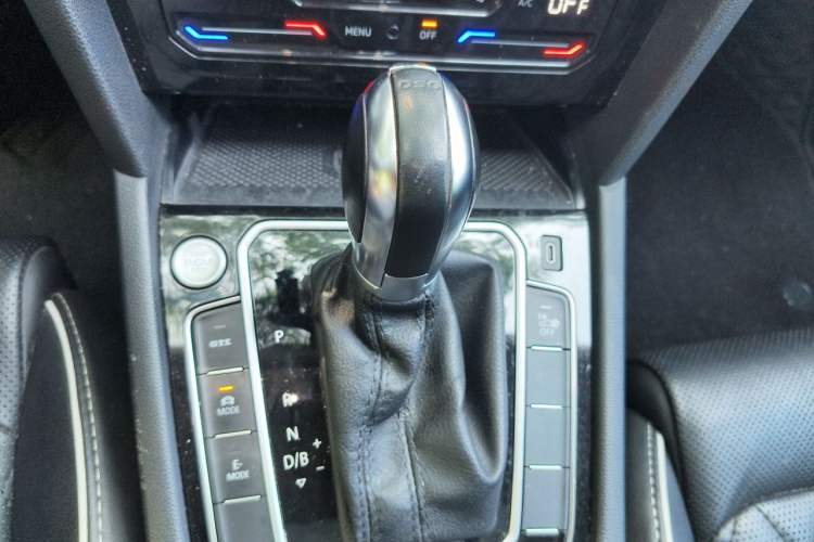 Used Volkswagen Magotan GTE Plug-in Hybrid 2022 GTE Luxury Model Gear Lever