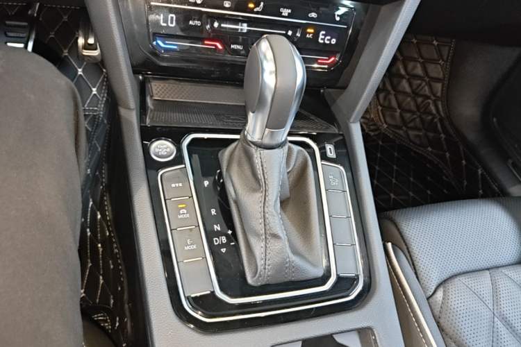 Used Volkswagen Magotan GTE Plug-in Hybrid 2022 GTE Luxury Model Gear Lever