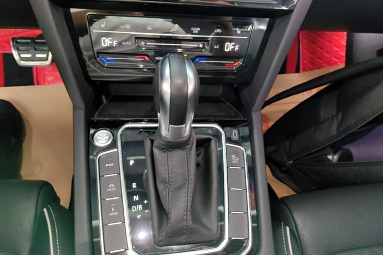 Used Volkswagen Magotan GTE Plug-in Hybrid 2022 GTE Luxury Model Gear Lever