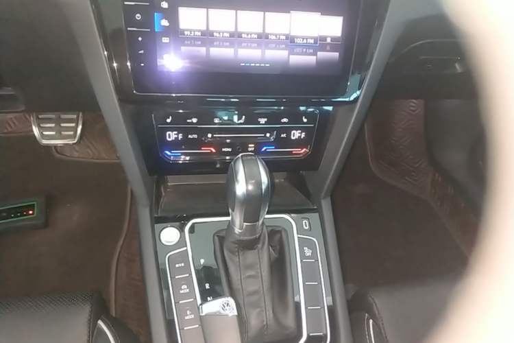 Used Volkswagen Magotan GTE Plug-in Hybrid 2022 GTE Luxury Model Gear Lever