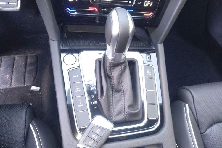 Used Volkswagen Magotan GTE Plug-in Hybrid 2022 GTE Luxury Model Gear Lever
