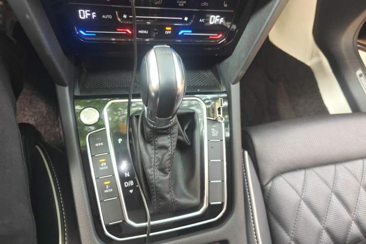 Used Volkswagen Magotan GTE Plug-in Hybrid 2022 GTE Luxury Model Gear Lever