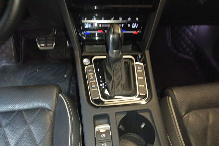Used Volkswagen Magotan GTE Plug-in Hybrid 2022 GTE Luxury Model Gear Lever