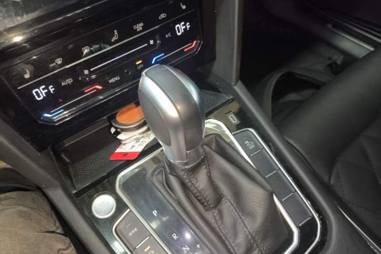 Used Volkswagen Magotan GTE Plug-in Hybrid 2022 GTE Luxury Model Gear Lever