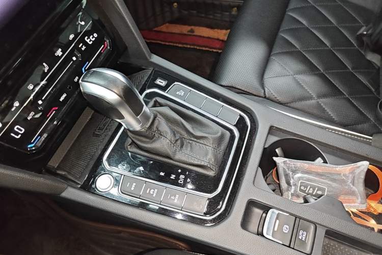Used Volkswagen Magotan GTE Plug-in Hybrid 2022 GTE Luxury Model Gear Lever