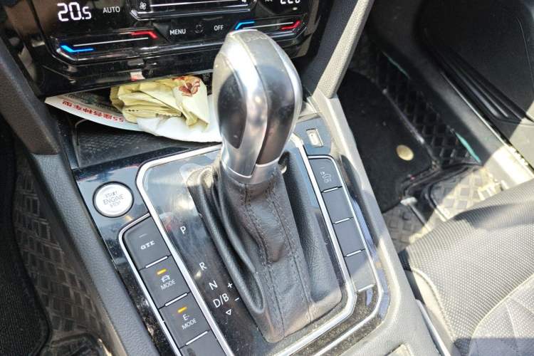Used Volkswagen Magotan GTE Plug-in Hybrid 2022 GTE Luxury Model Gear Lever