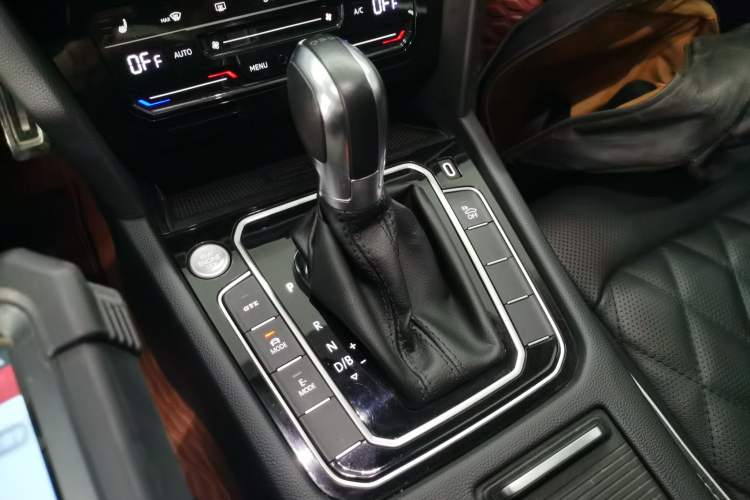 Used Volkswagen Magotan GTE Plug-in Hybrid 2022 GTE Luxury Model Gear Lever