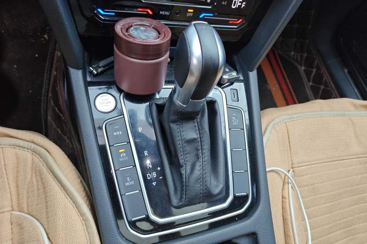 Used Volkswagen Magotan GTE Plug-in Hybrid 2022 GTE Luxury Model Gear Lever