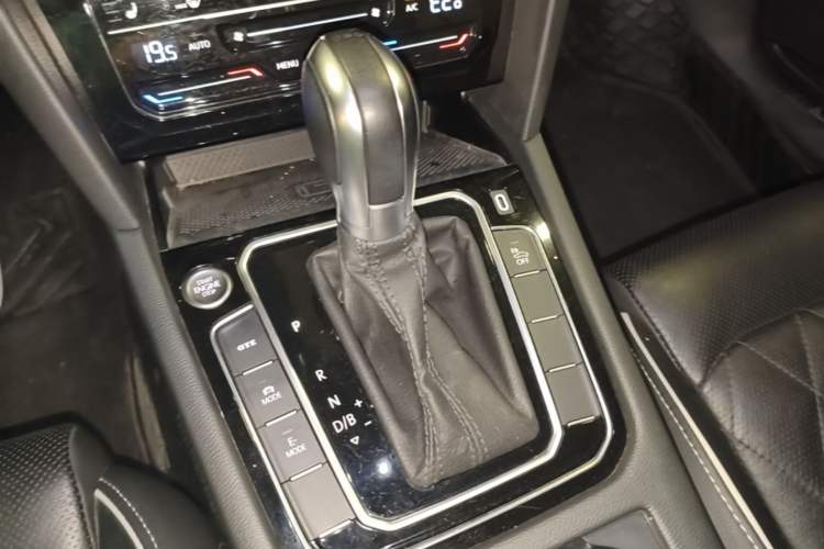 Used Volkswagen Magotan GTE Plug-in Hybrid 2022 GTE Luxury Model Gear Lever