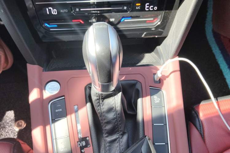 Used Volkswagen Magotan GTE Plug-in Hybrid 2022 GTE Luxury Model Gear Lever