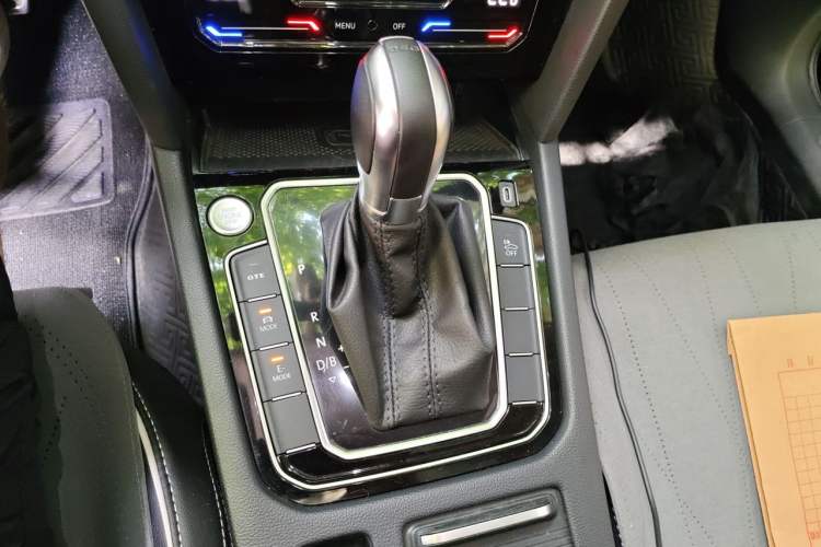 Used Volkswagen Magotan GTE Plug-in Hybrid 2022 GTE Luxury Model Gear Lever
