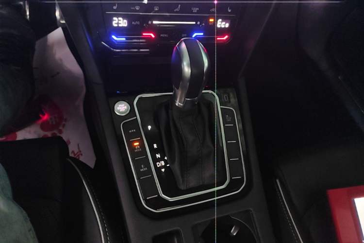 Used Volkswagen Magotan GTE Plug-in Hybrid 2022 GTE Luxury Model Gear Lever