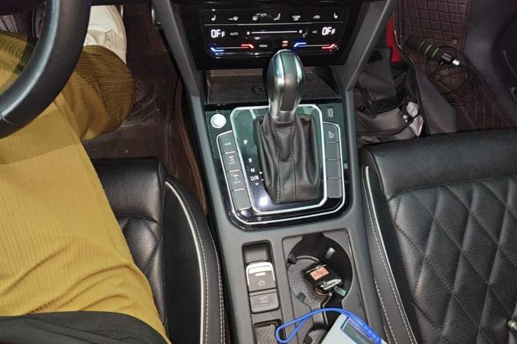Used Volkswagen Magotan GTE Plug-in Hybrid 2022 GTE Luxury Model Gear Lever