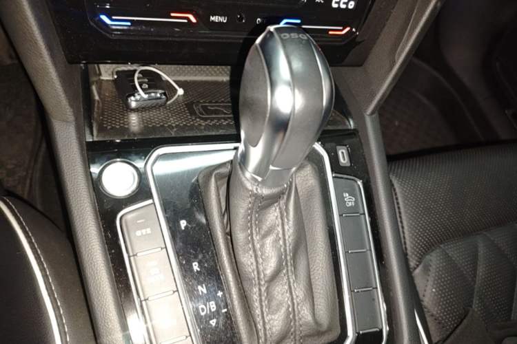 Used Volkswagen Magotan GTE Plug-in Hybrid 2022 GTE Luxury Model Gear Lever
