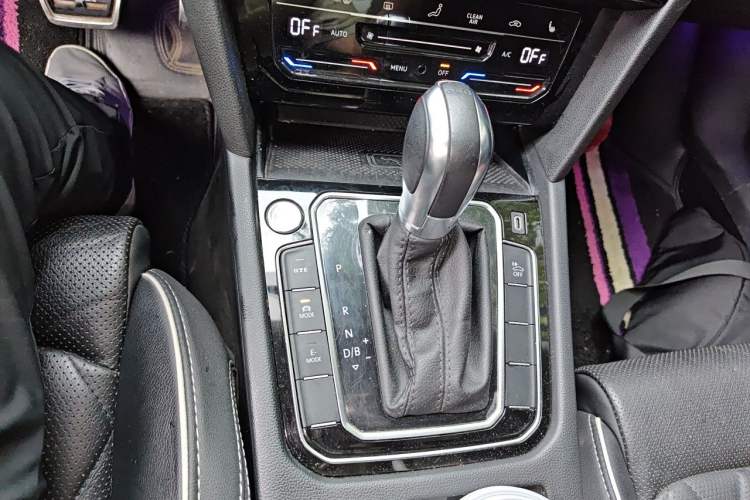 Used Volkswagen Magotan GTE Plug-in Hybrid 2022 GTE Luxury Model Gear Lever