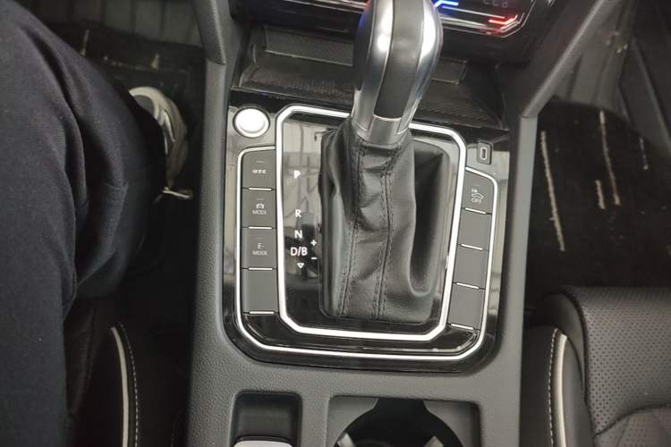 Used Volkswagen Magotan GTE Plug-in Hybrid 2022 GTE Luxury Model Gear Lever
