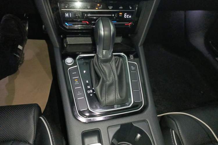 Used Volkswagen Magotan GTE Plug-in Hybrid 2022 GTE Luxury Model Gear Lever
