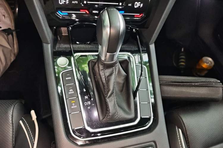 Used Volkswagen Magotan GTE Plug-in Hybrid 2022 GTE Luxury Model Gear Lever