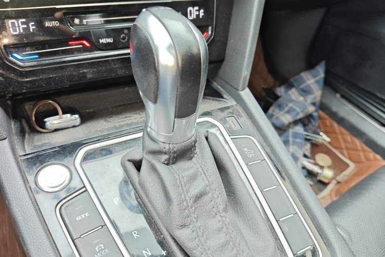 Used Volkswagen Magotan GTE Plug-in Hybrid 2022 GTE Luxury Model Gear Lever