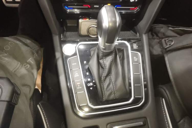 Used Volkswagen Magotan GTE Plug-in Hybrid 2022 GTE Luxury Model Gear Lever