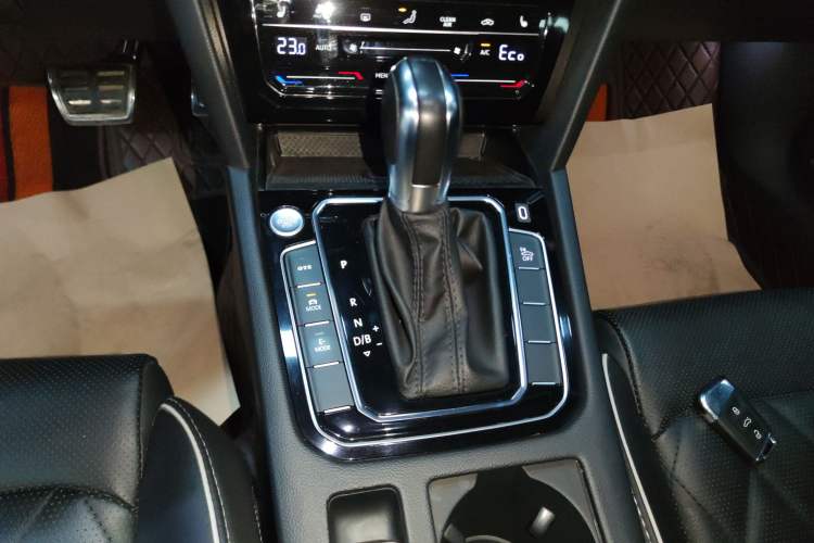 Used Volkswagen Magotan GTE Plug-in Hybrid 2022 GTE Luxury Model Gear Lever