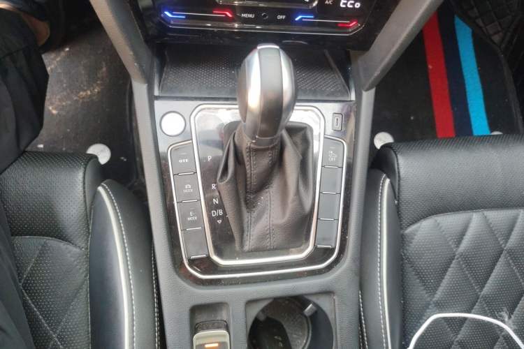 Used Volkswagen Magotan GTE Plug-in Hybrid 2022 GTE Luxury Model Gear Lever