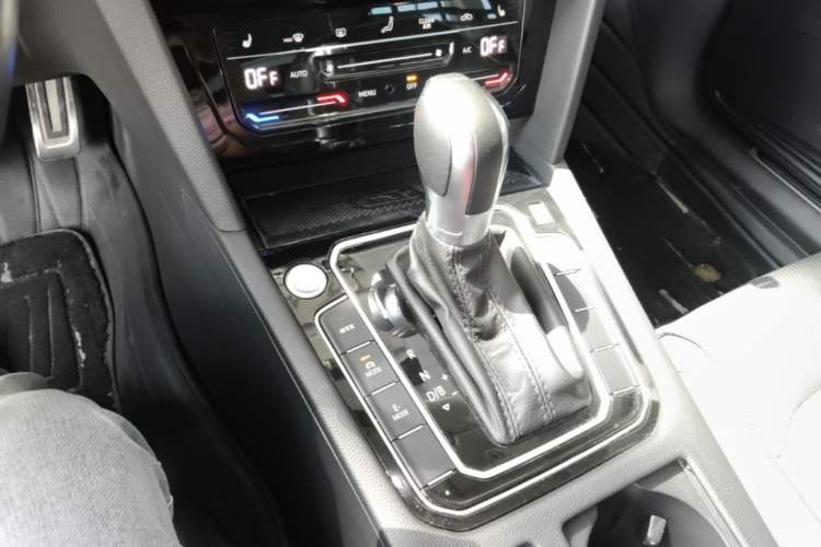Used Volkswagen Magotan GTE Plug-in Hybrid 2022 GTE Luxury Model Gear Lever