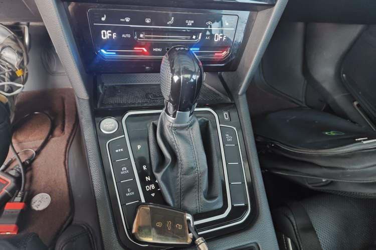 Used Volkswagen Magotan GTE Plug-in Hybrid 2022 GTE Luxury Model Gear Lever