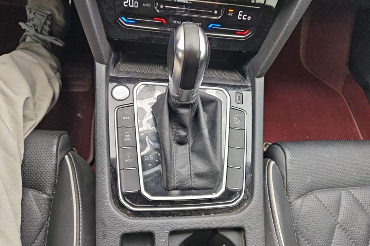 Used Volkswagen Magotan GTE Plug-in Hybrid 2022 GTE Luxury Model Gear Lever
