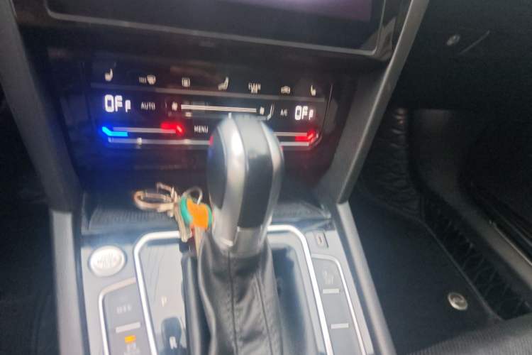 Used Volkswagen Magotan GTE Plug-in Hybrid 2022 GTE Luxury Model Gear Lever
