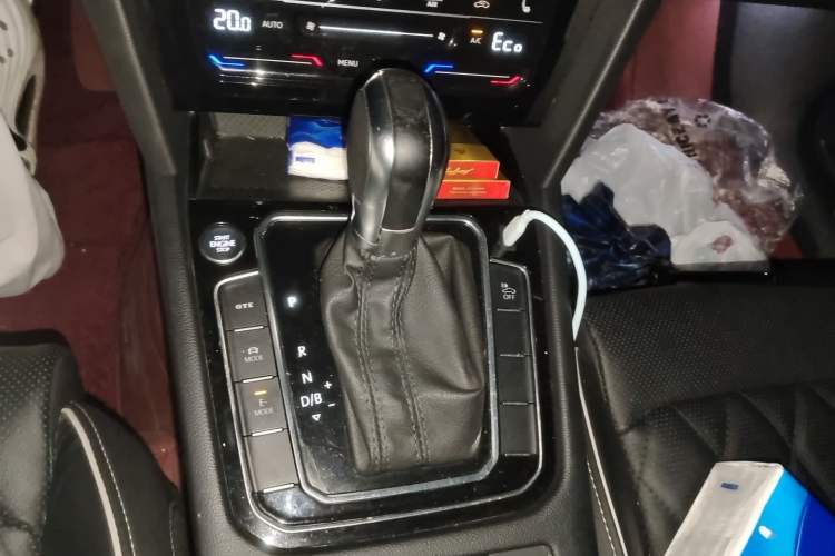 Used Volkswagen Magotan GTE Plug-in Hybrid 2022 GTE Luxury Model Gear Lever