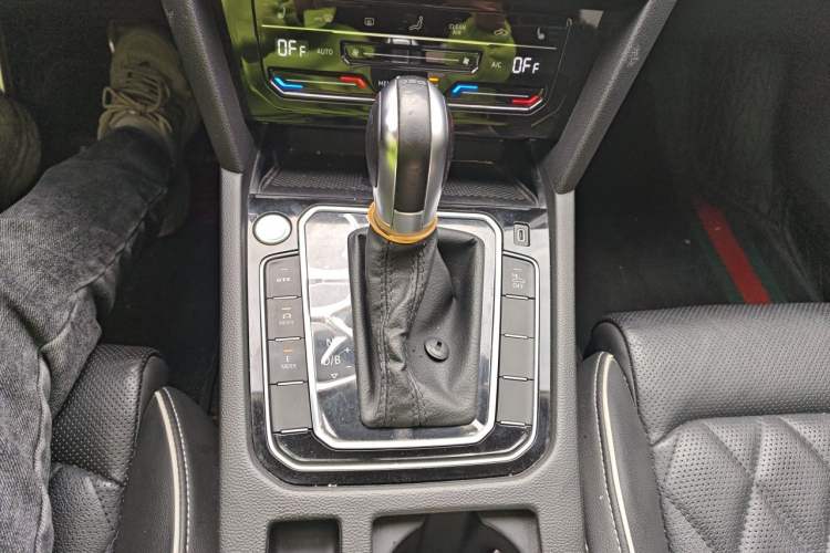 Used Volkswagen Magotan GTE Plug-in Hybrid 2022 GTE Luxury Model Gear Lever
