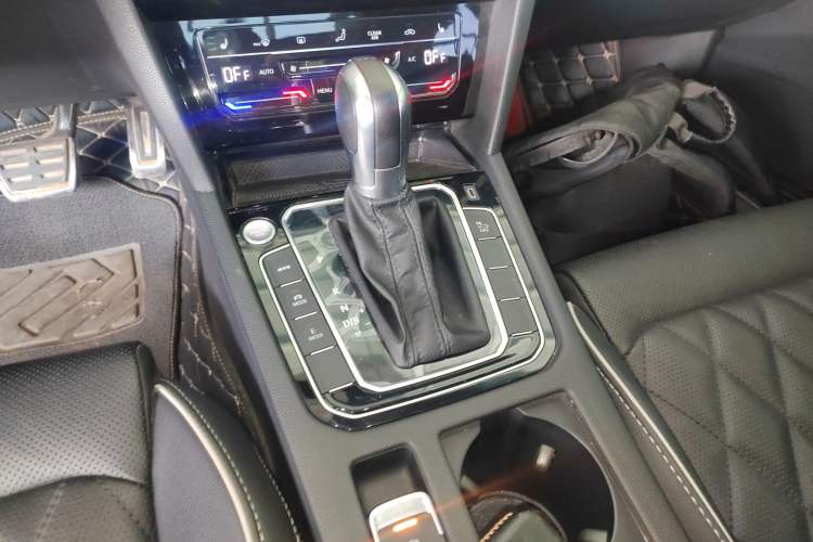 Used Volkswagen Magotan GTE Plug-in Hybrid 2022 GTE Luxury Model Gear Lever