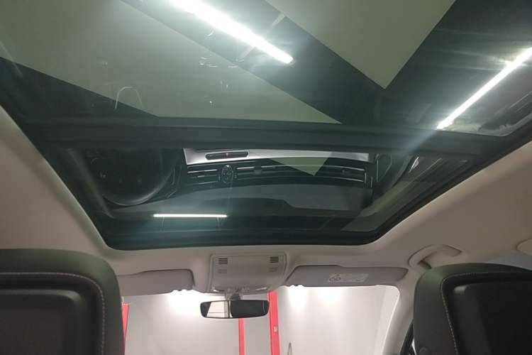Used Volkswagen Magotan GTE Plug-in Hybrid 2022 GTE Luxury Model Headliner