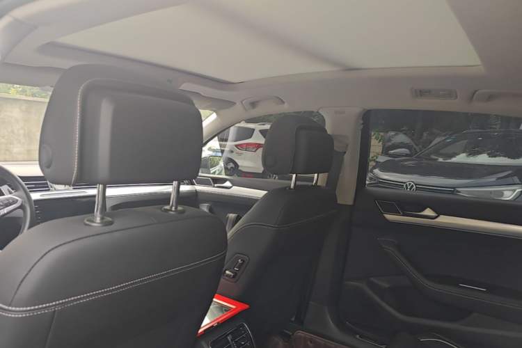 Used Volkswagen Magotan GTE Plug-in Hybrid 2022 GTE Luxury Model Headliner