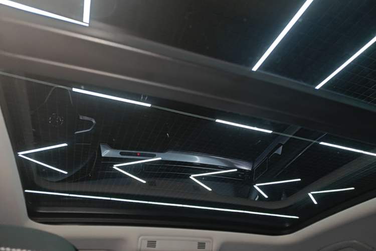 Used Volkswagen Magotan GTE Plug-in Hybrid 2022 GTE Luxury Model Headliner