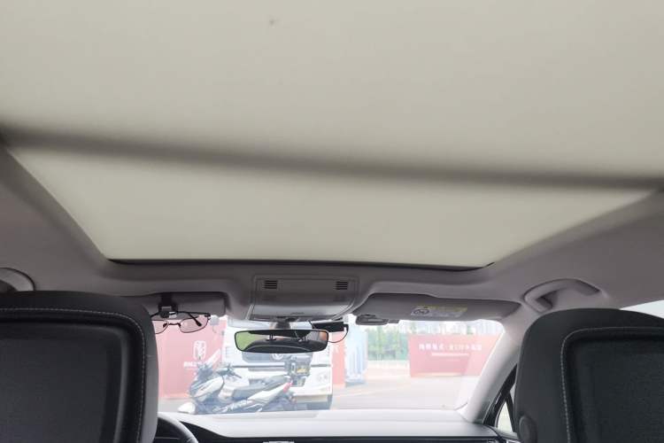Used Volkswagen Magotan GTE Plug-in Hybrid 2022 GTE Luxury Model Headliner
