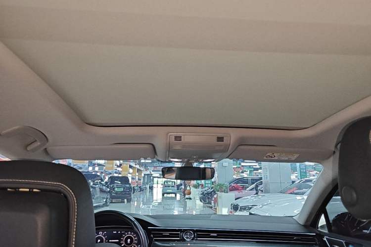 Used Volkswagen Magotan GTE Plug-in Hybrid 2022 GTE Luxury Model Headliner