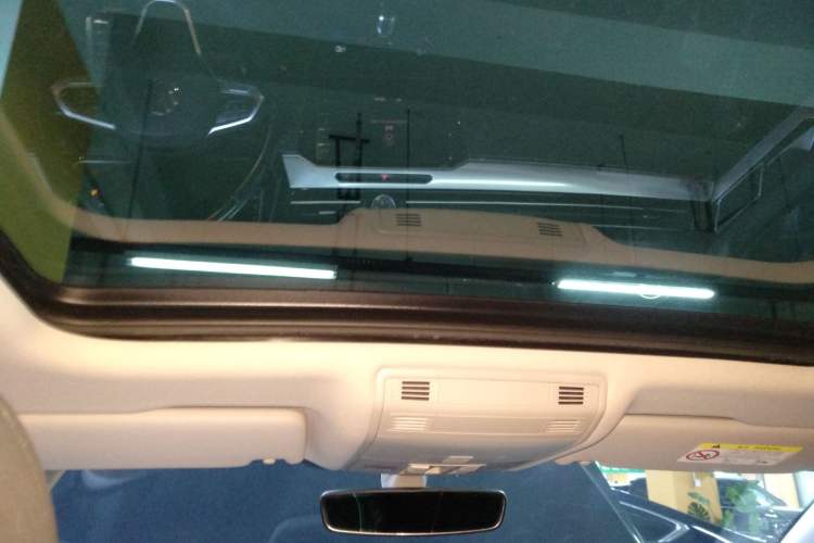 Used Volkswagen Magotan GTE Plug-in Hybrid 2022 GTE Luxury Model Headliner