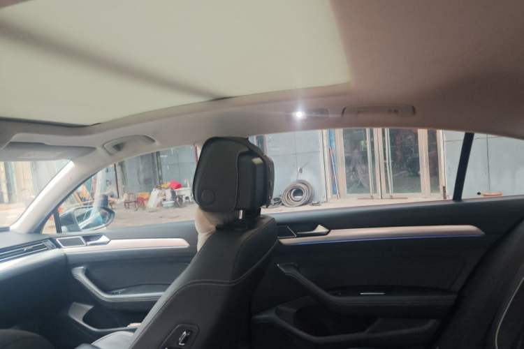 Used Volkswagen Magotan GTE Plug-in Hybrid 2022 GTE Luxury Model Headliner
