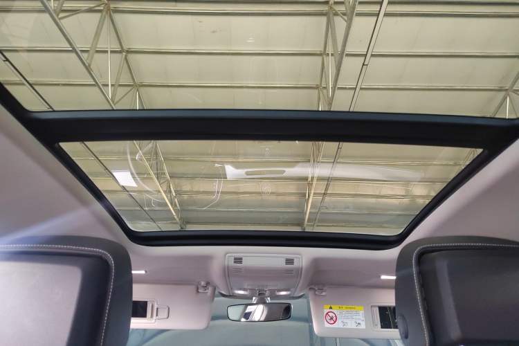 Used Volkswagen Magotan GTE Plug-in Hybrid 2022 GTE Luxury Model Headliner