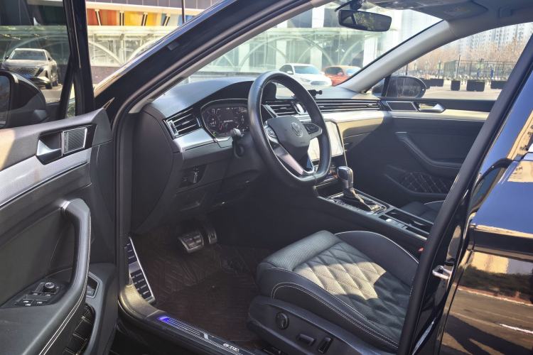 Used Volkswagen Magotan GTE Plug-in Hybrid 2022 GTE Luxury Model Interior 1