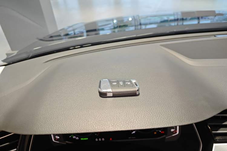 Used Volkswagen Magotan GTE Plug-in Hybrid 2022 GTE Luxury Model Interior 1
