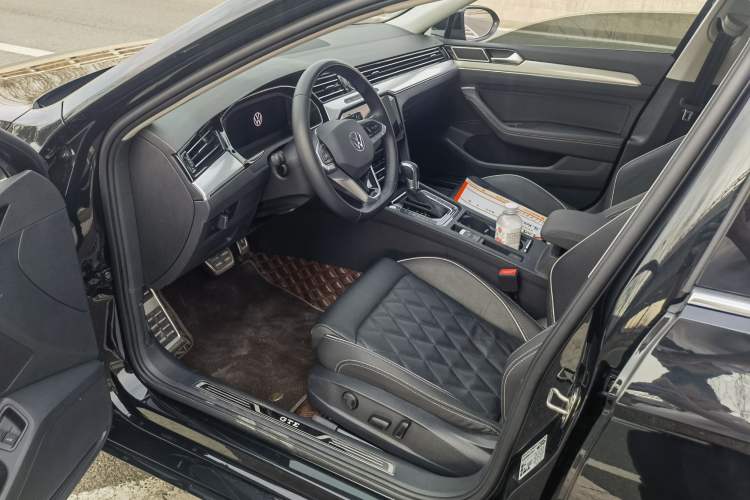 Used Volkswagen Magotan GTE Plug-in Hybrid 2022 GTE Luxury Model Interior 1