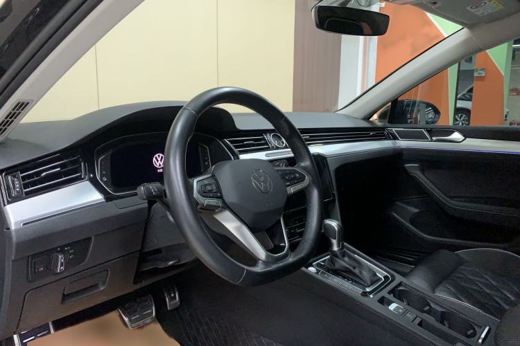 Used Volkswagen Magotan GTE Plug-in Hybrid 2022 GTE Luxury Model Interior 1