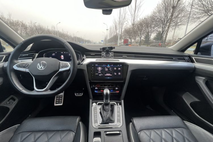 Used Volkswagen Magotan GTE Plug-in Hybrid 2022 GTE Prestige Model Interior 1